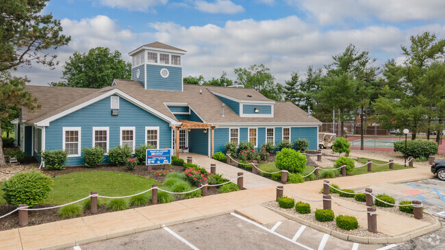 Building Photo - Runaway Bay