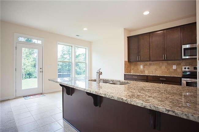 Building Photo - 4355 Almanor Cir