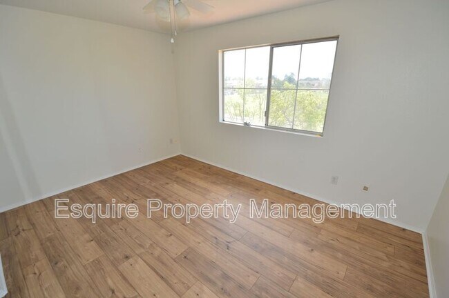 Building Photo - 658 Avenida Valencia