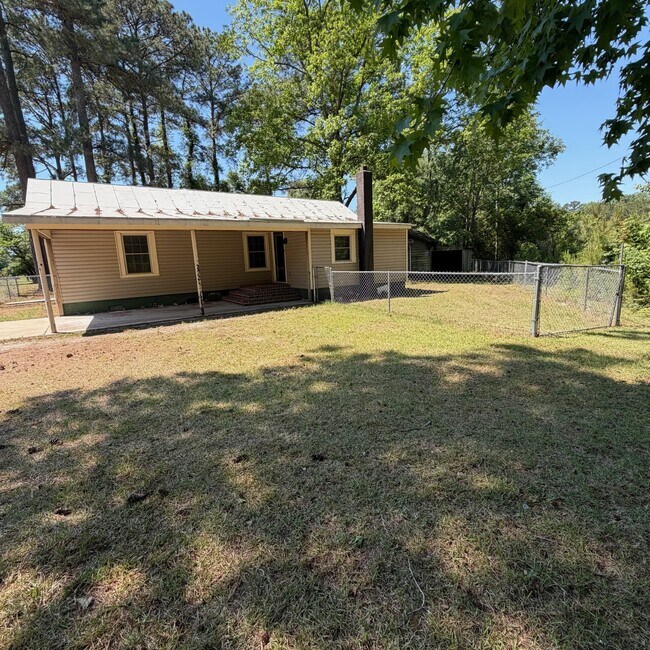 Building Photo - 6164 Highland Ave