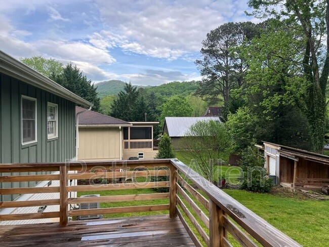 Building Photo - 7 Brookcliff Dr