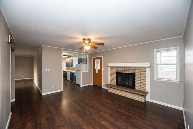 Building Photo - 1712 S Whitcomb St