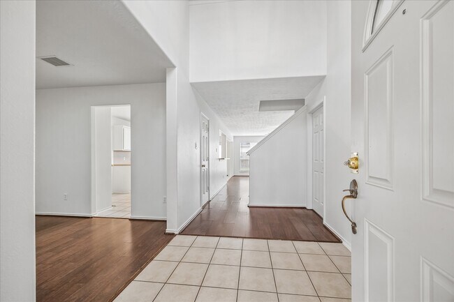 Building Photo - 5606 Cozy Terrace Ln