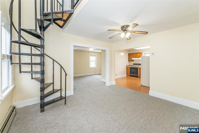 Building Photo - 807 Fern St