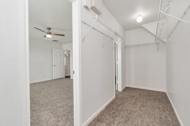 Building Photo - 7019 Parkford Meadow Dr