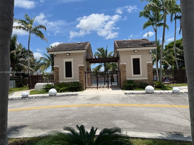 Building Photo - 977 SW 153rd Path