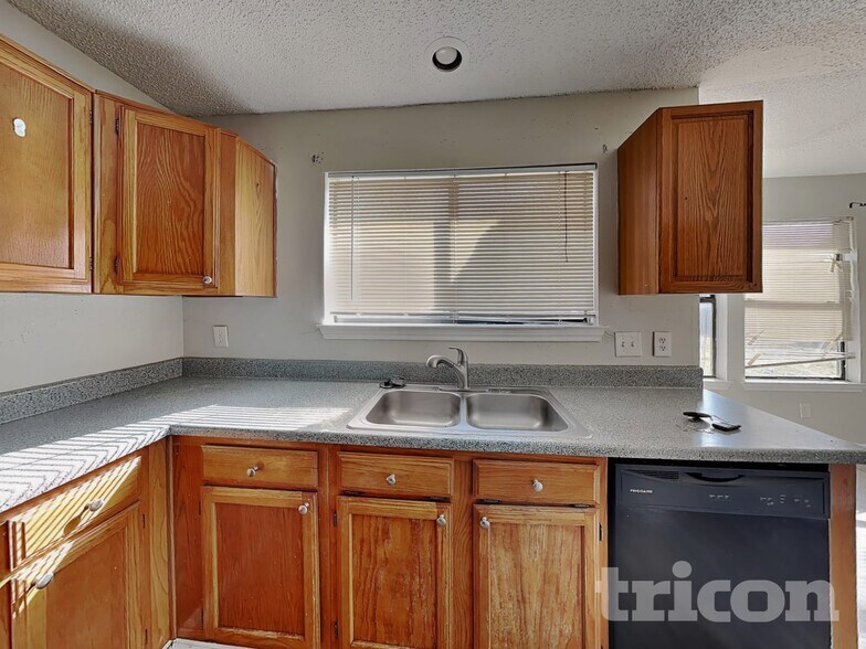 Building Photo - 1506 Briarpath Ln