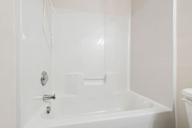 Building Photo - Prime Morrisville Location – Updated 3BR T...