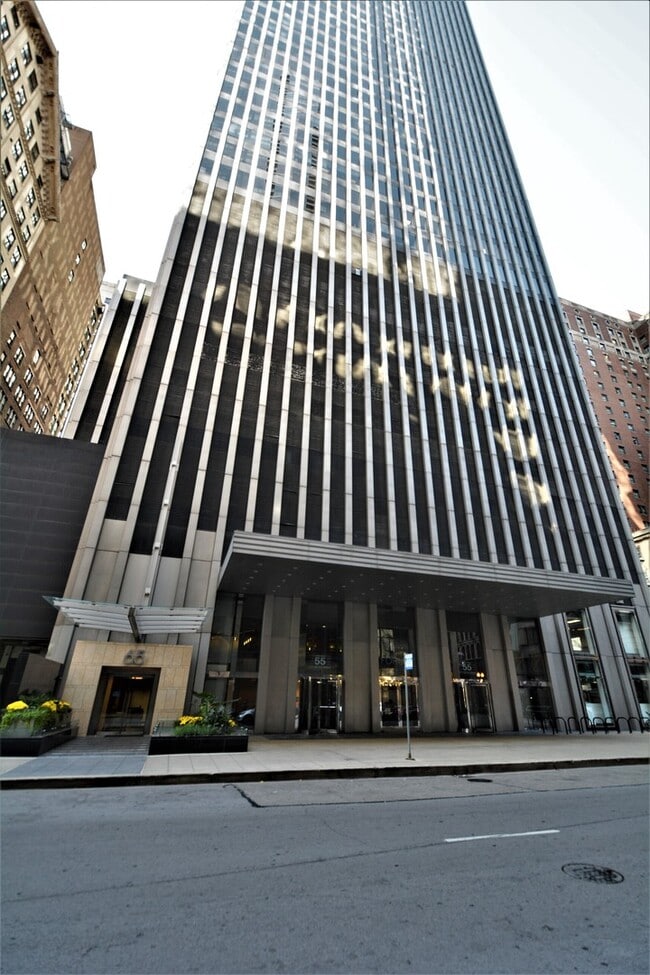 Building Photo - 65 E Monroe St