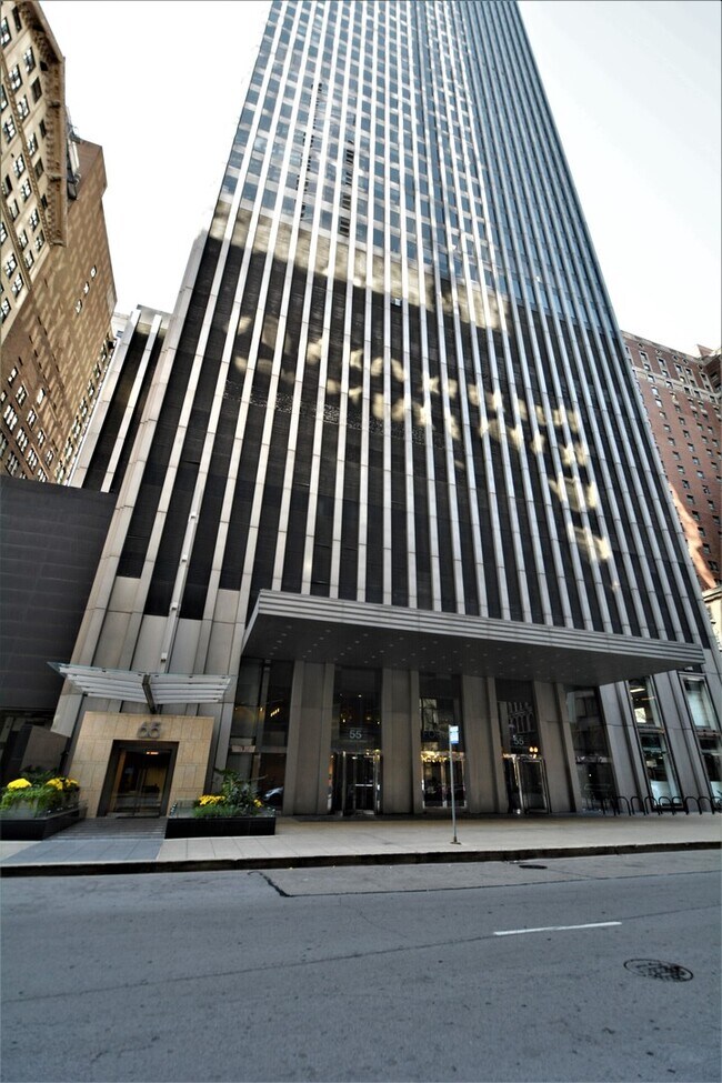 Primary Photo - 65 E Monroe St