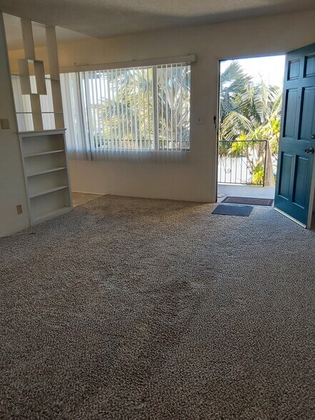 Building Photo - 3058 Luna Dr
