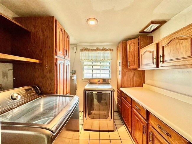 Building Photo - 2703 Westhigh Ave