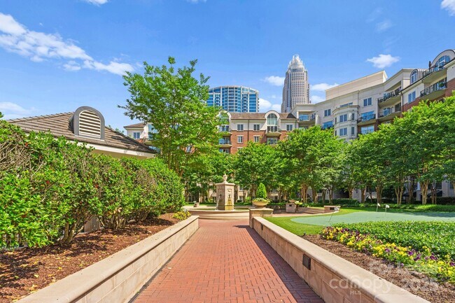 Building Photo - 300 W 5th St