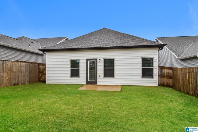 Building Photo - 166 Park Dr N