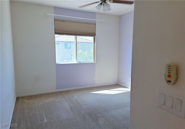 Building Photo - 10465 Saddle Mountain St