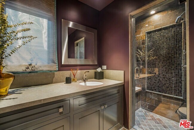 Building Photo - 1424 Oriole Dr