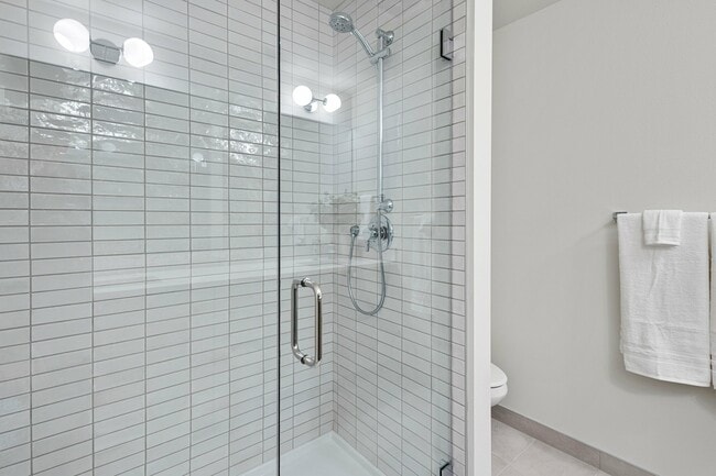 Building Photo - 18007 3rd Ave NE