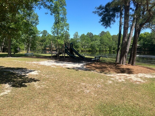 Building Photo - 25 Oak Lake Ct