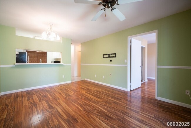 Building Photo - (2 bd / 2 ba / 2 parking Condo in Waikele)