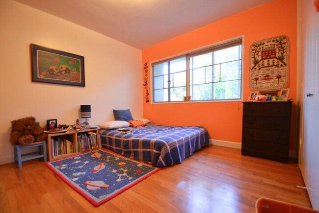 Bedroom (will be repainted) - 5394 Village Grn