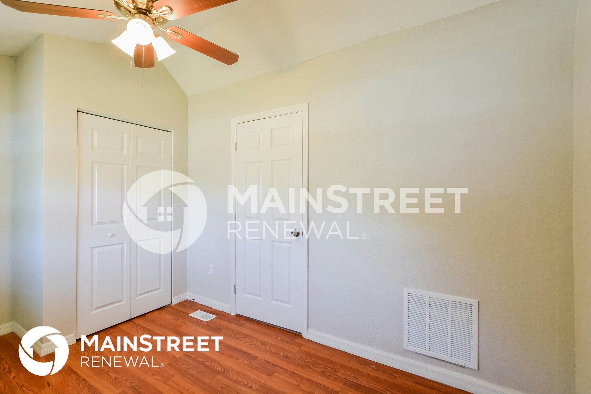 Building Photo - 703 Osceola Dr