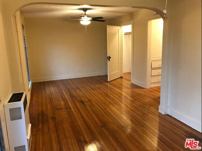 Building Photo - 3615 Edenhurst Ave