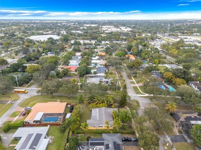 Building Photo - 781 NW 66th Ave