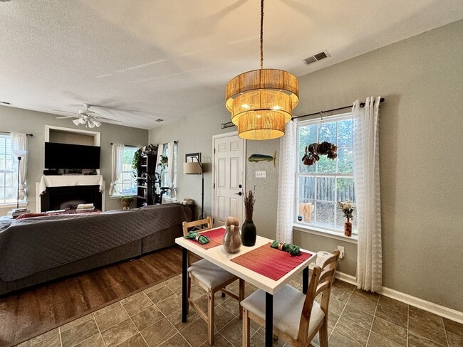 Building Photo - First-Time Rental Near The Beaches! Available 08-14-26 - Attached Garage - Fenced Yard - Pet Frie...