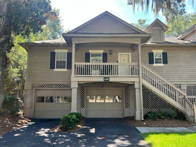 Primary Photo - Lovely Condo in Shipyard with a Garage