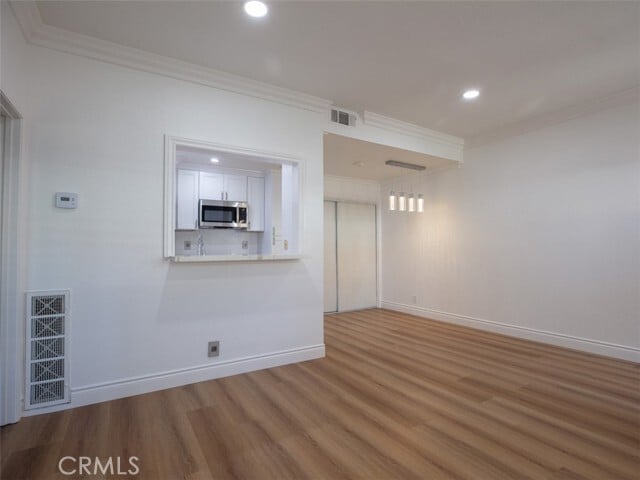 Building Photo - 4 Gavilan