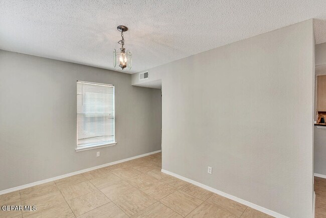 Building Photo - 10917 Loma Alta Pl