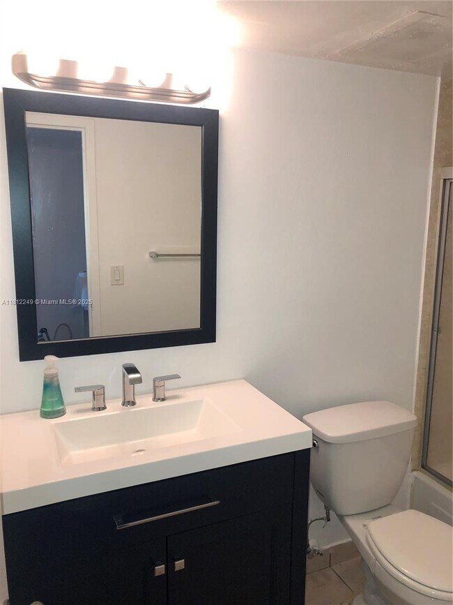 Building Photo - 13155 Ixora Ct