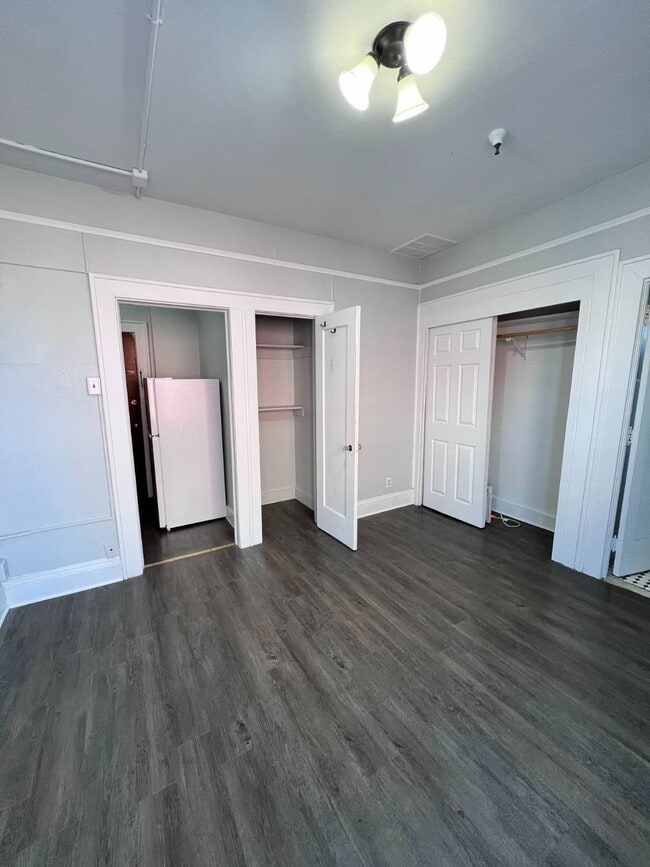 Building Photo - 132 Jay St