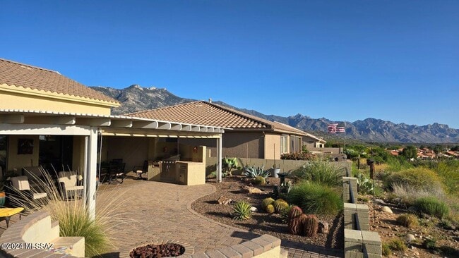 Building Photo - 37796 S Golf Course Dr