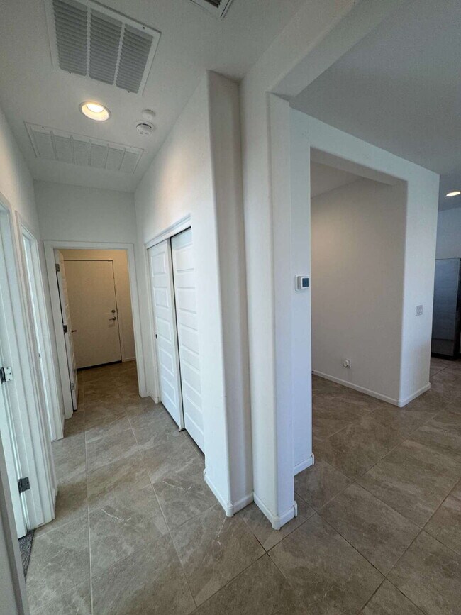 Building Photo - 32067 N Wayne Ln