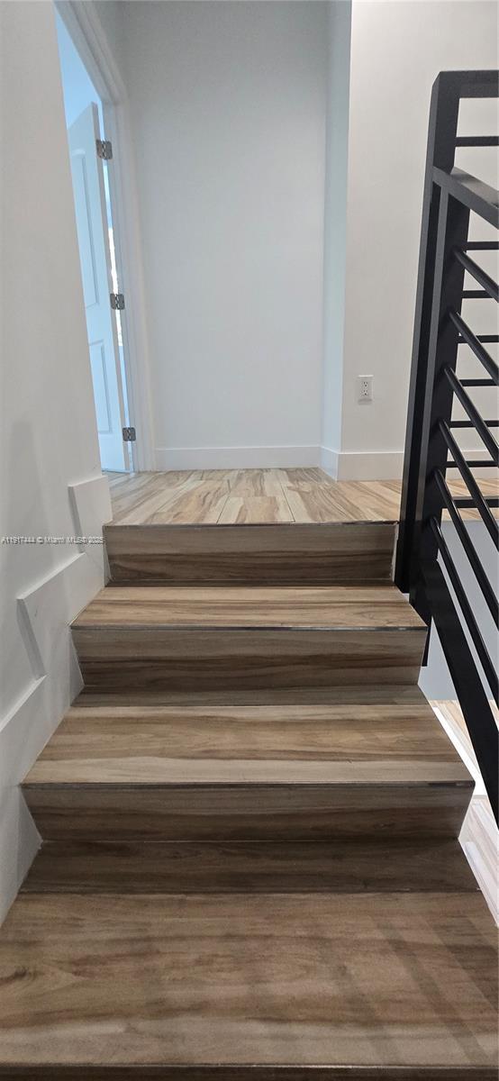 Building Photo - 3620 Thomas Ave