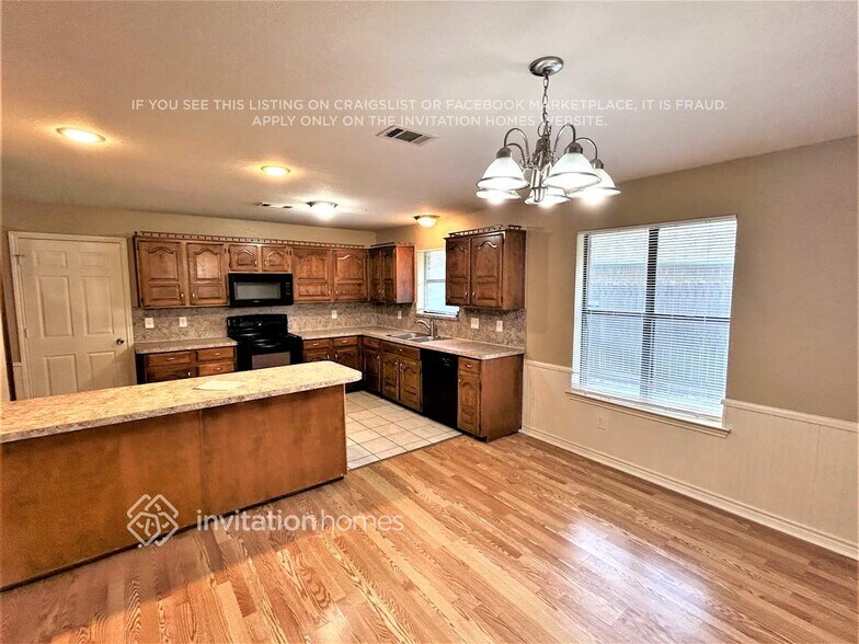 Building Photo - 400 Partridge Cir