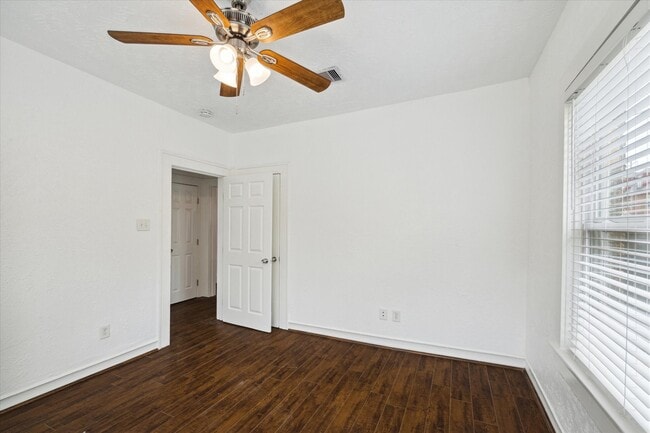 Building Photo - 2611 Isabella St