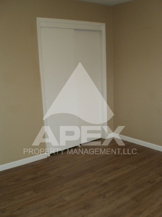 Building Photo - 312 Watauga Dr