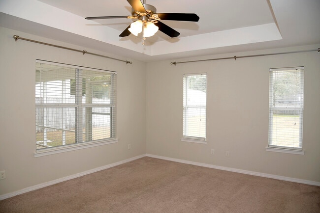 Building Photo - 114 Quince Ave