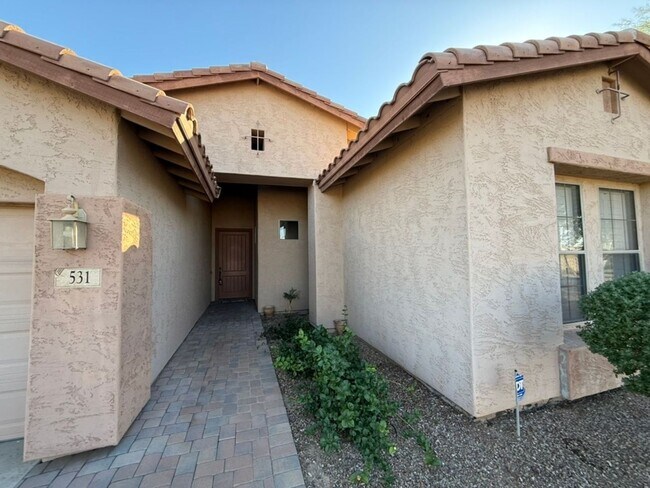Building Photo - Beautiful 6 Bedroom - 4 Bath w/Private Pool & Basement - Chandler