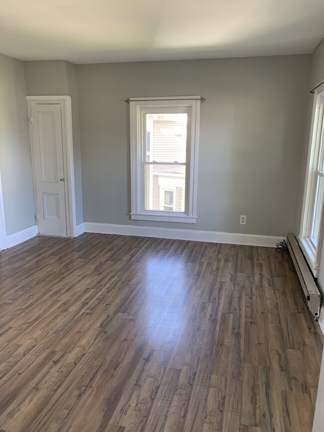 Living room - 1504 Ridge Rd