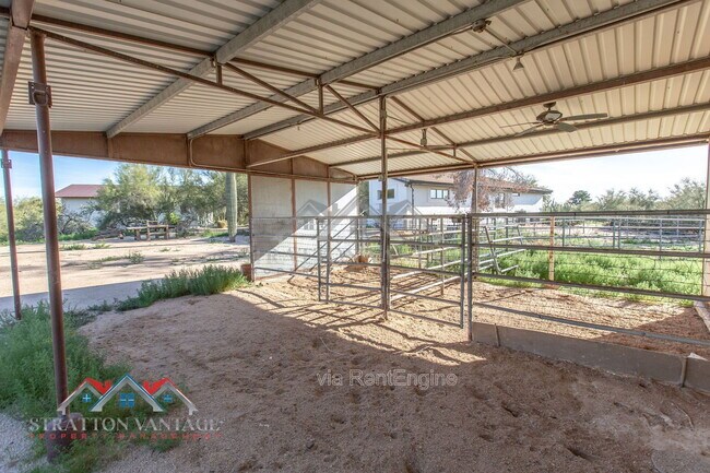 Building Photo - 4728 E Ron Rico Rd