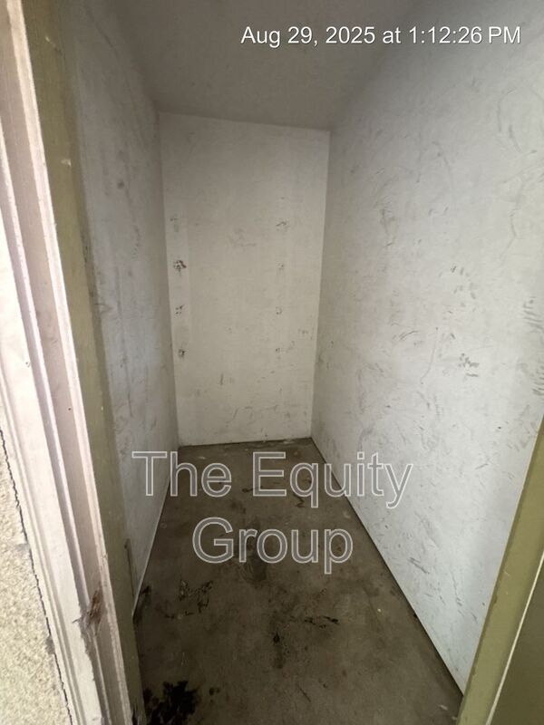 Building Photo - 2426 S Sallee St