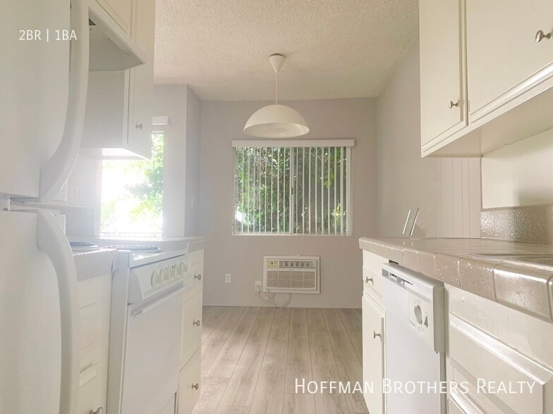 Building Photo - 1822 Colby Ave