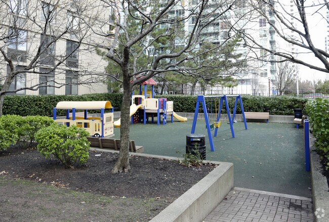 Building Photo - Waterside Square North