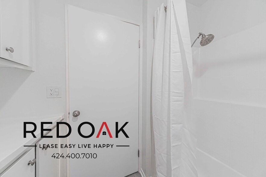 Building Photo - 8309 Cedros Ave