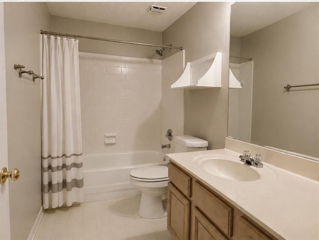 Building Photo - 355 Waddington Trail