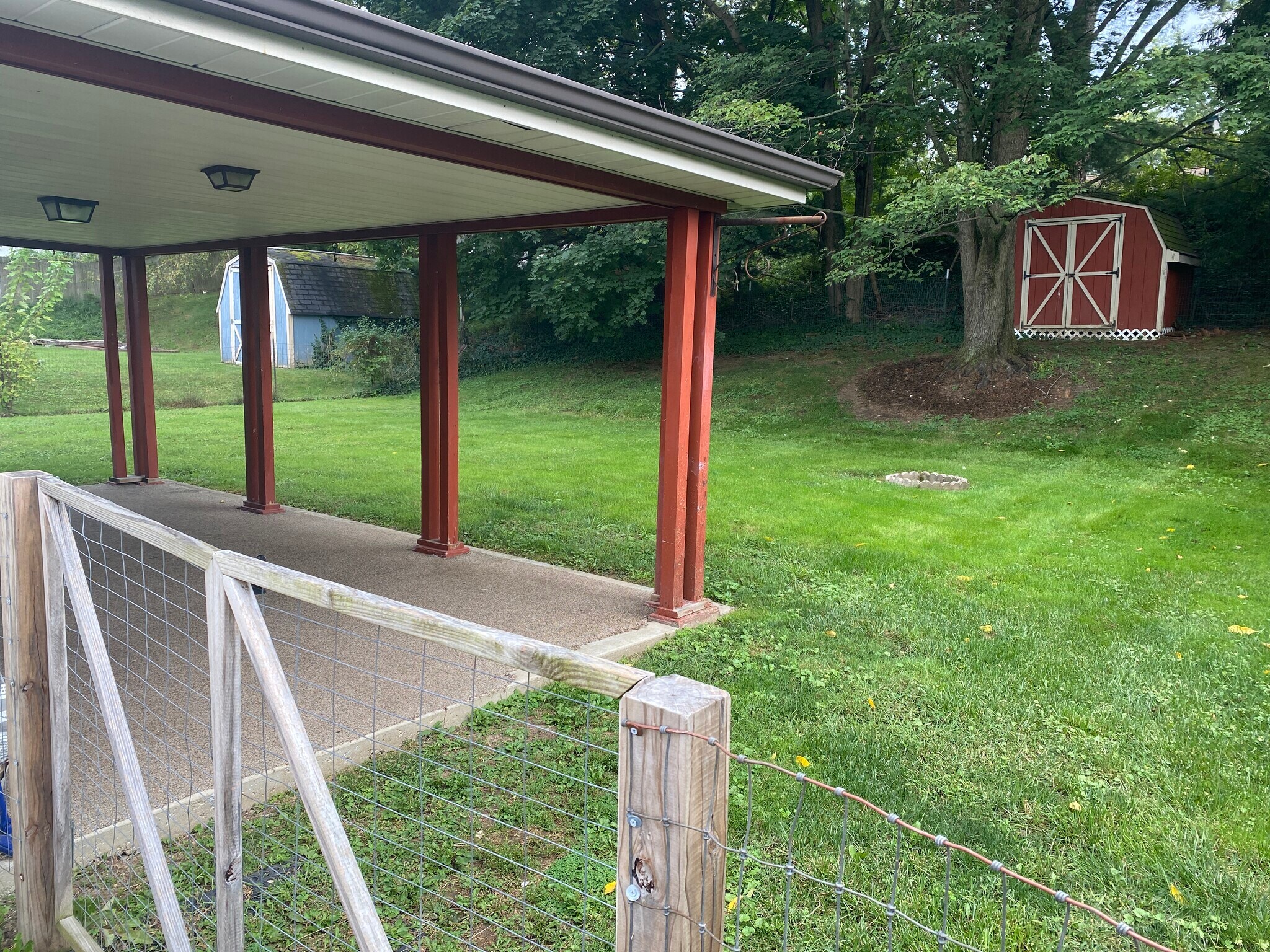 Fenced in back yard - 417 Lincolnshire Dr