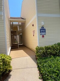 Building Photo - 1841 Island Club Dr